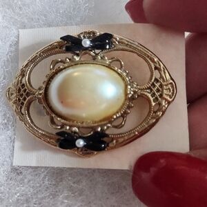 1928 Pearl Goldtone Brooch Vintage 1990's